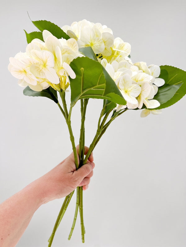 Real Touch Hydrangea Stem, Lifelike Faux Hydrangea Cluster - White (extra)