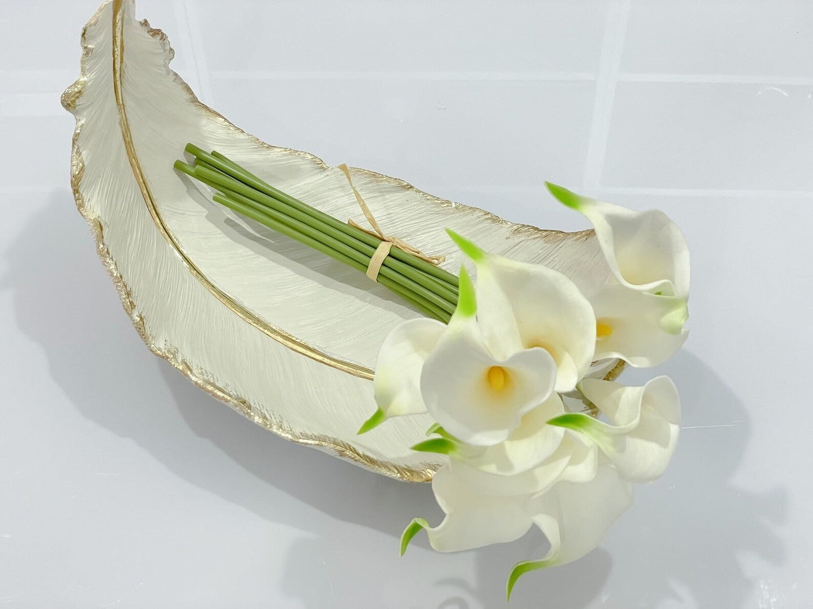 10 Stems of Real Touch Calla Lily Bouquet Secondary image